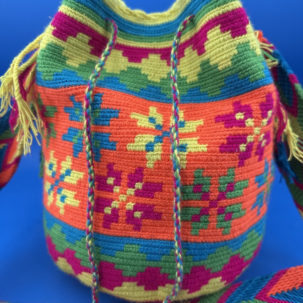 Authentic Wayuu Colombian Womens Handmade Large Colorful Mochila Bojo Tote Bag - Picture 2 of 11